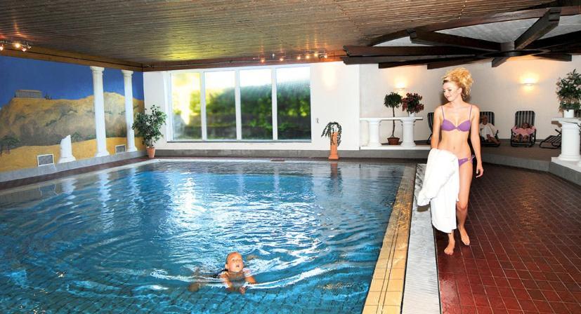 Hotel Traube Loßburg Buitenkant foto