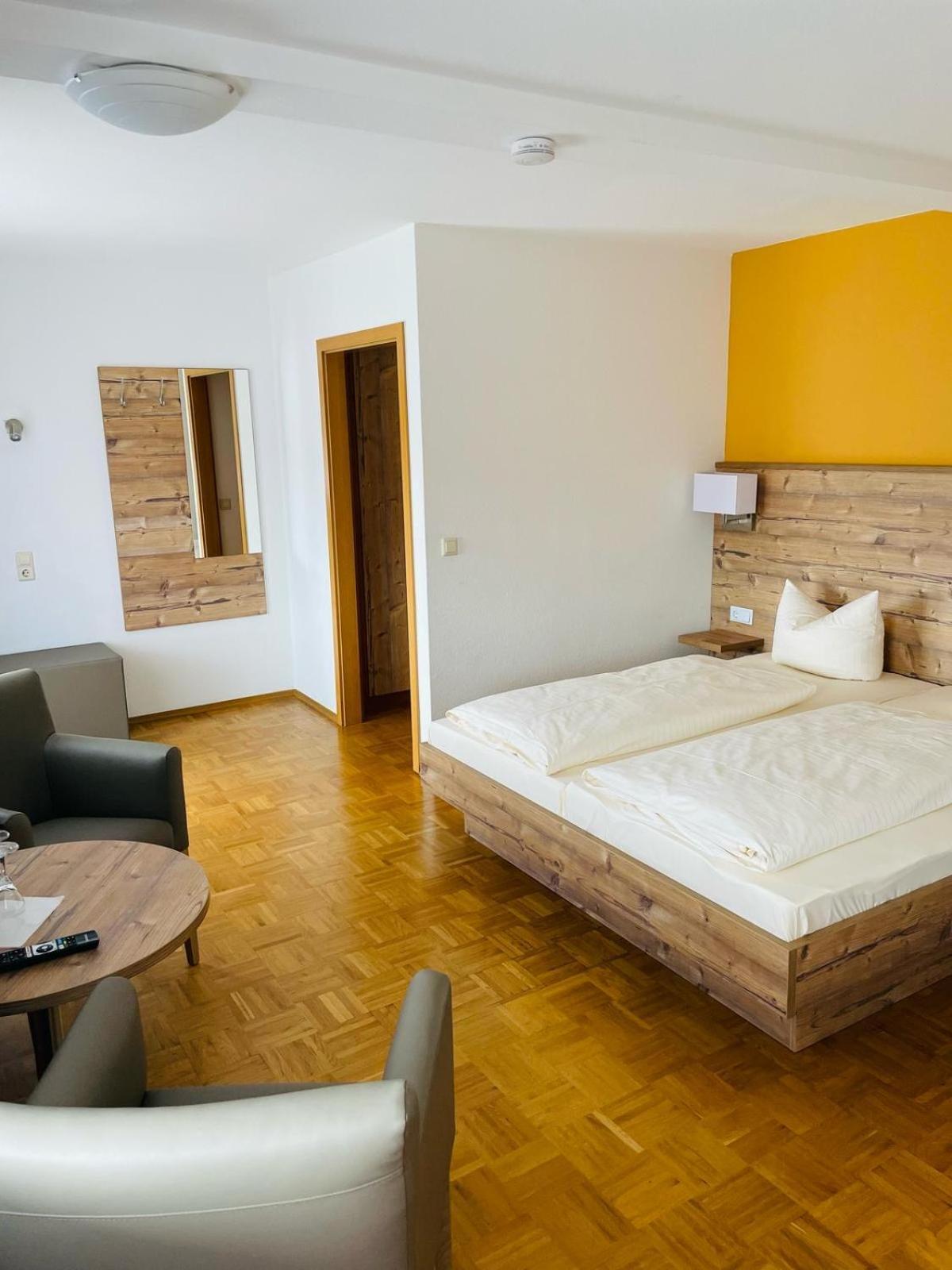 Hotel Traube Loßburg Buitenkant foto