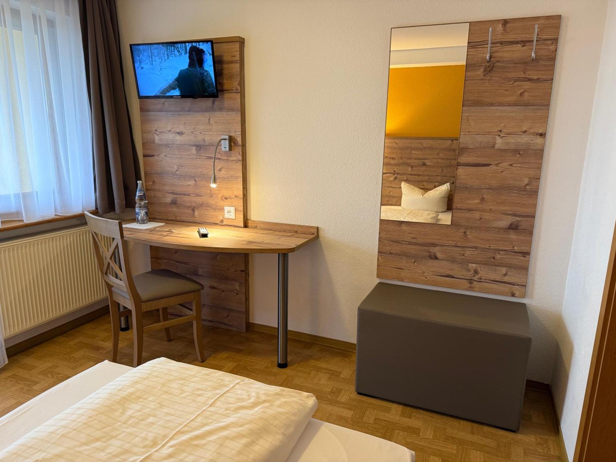 Hotel Traube Loßburg Buitenkant foto